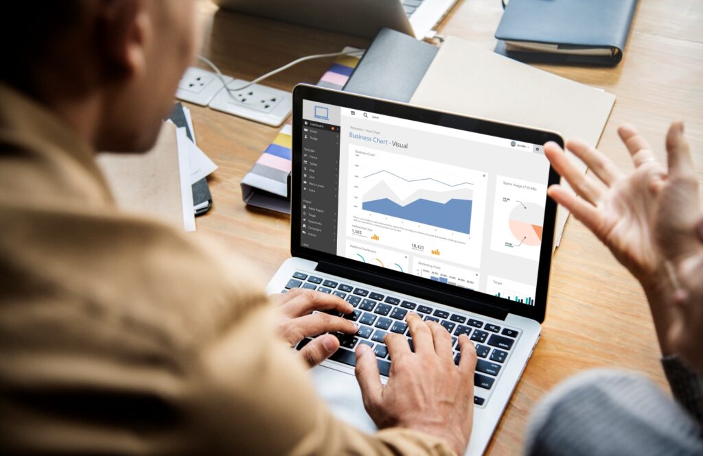 Cómo optimizar el CPM en medios digitales sin perder volumen